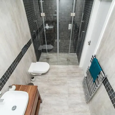 Old Town 1 Bedroom Oasis With Ac And Double Shower Prague Exterior photo