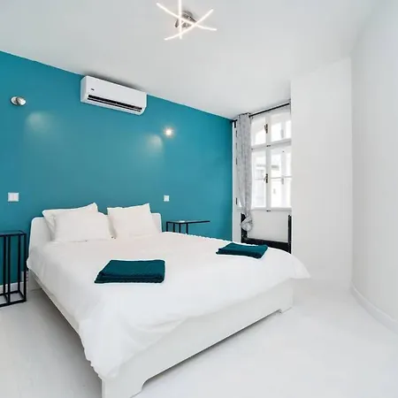 Old Town 1 Bedroom Oasis With Ac And Double Shower Prague Exterior photo